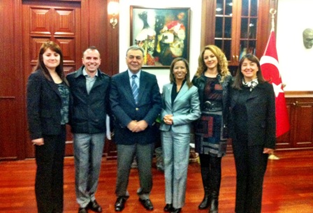 ŞUBE YÖNETİM KURULUMUZ İZMİR BÜYÜKŞEHİR BELEDİYESİ BAŞKANI SN. AZİZ KOCAOĞLU`NU MAKAMINDA ZİYARET ETTİ.