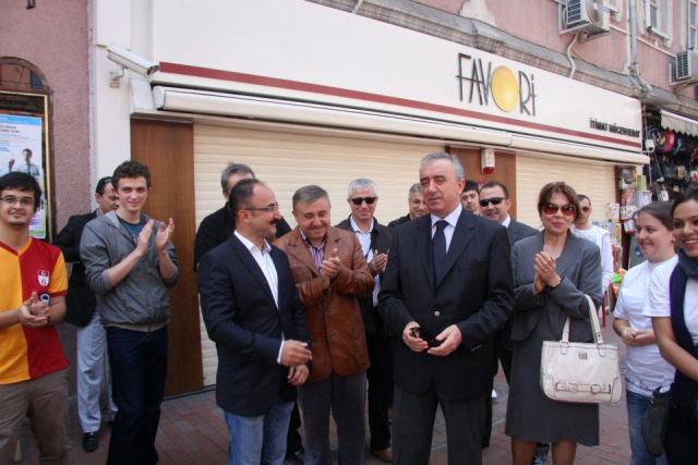 13 MAYIS KUTLAMALARINDA SERGİ AÇILIŞINI BARTIN VALİSİ SN. İSA KÜÇÜK GERÇEKLEŞTİRDİ