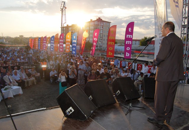 TMMOB ÖĞRENCİ EVİ`NİN TEMELİ TÖRENLE ATILDI

