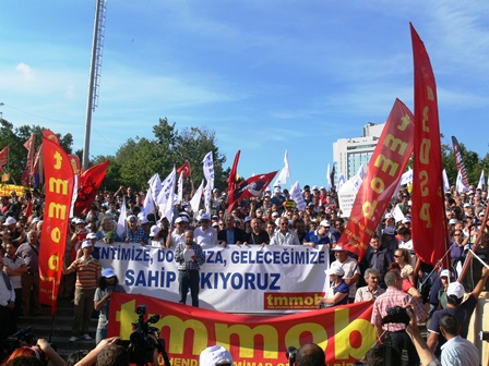 	
İSTANBUL'DA BİNLERCE TMMOB ÜYESİ GEZİ PARKI DİRENİŞE DESTEK İÇİN YÜRÜDÜ