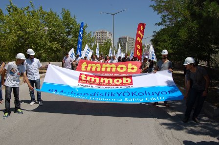 TEKNİK ÖĞRETMENLERE MÜHENDİSLİK UNVANI VERİLMESİNE YÖK’ÜN ÖNÜNDE PROTESTO