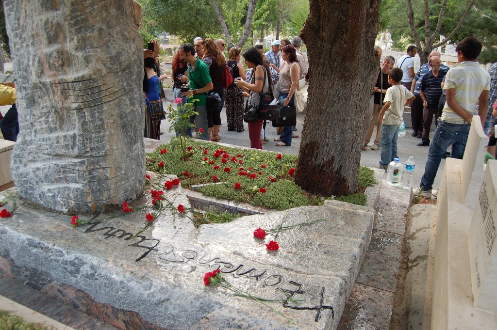 TEOMAN ÖZTÜRK ÖLÜMÜNÜN 19. YILINDA ANILDI