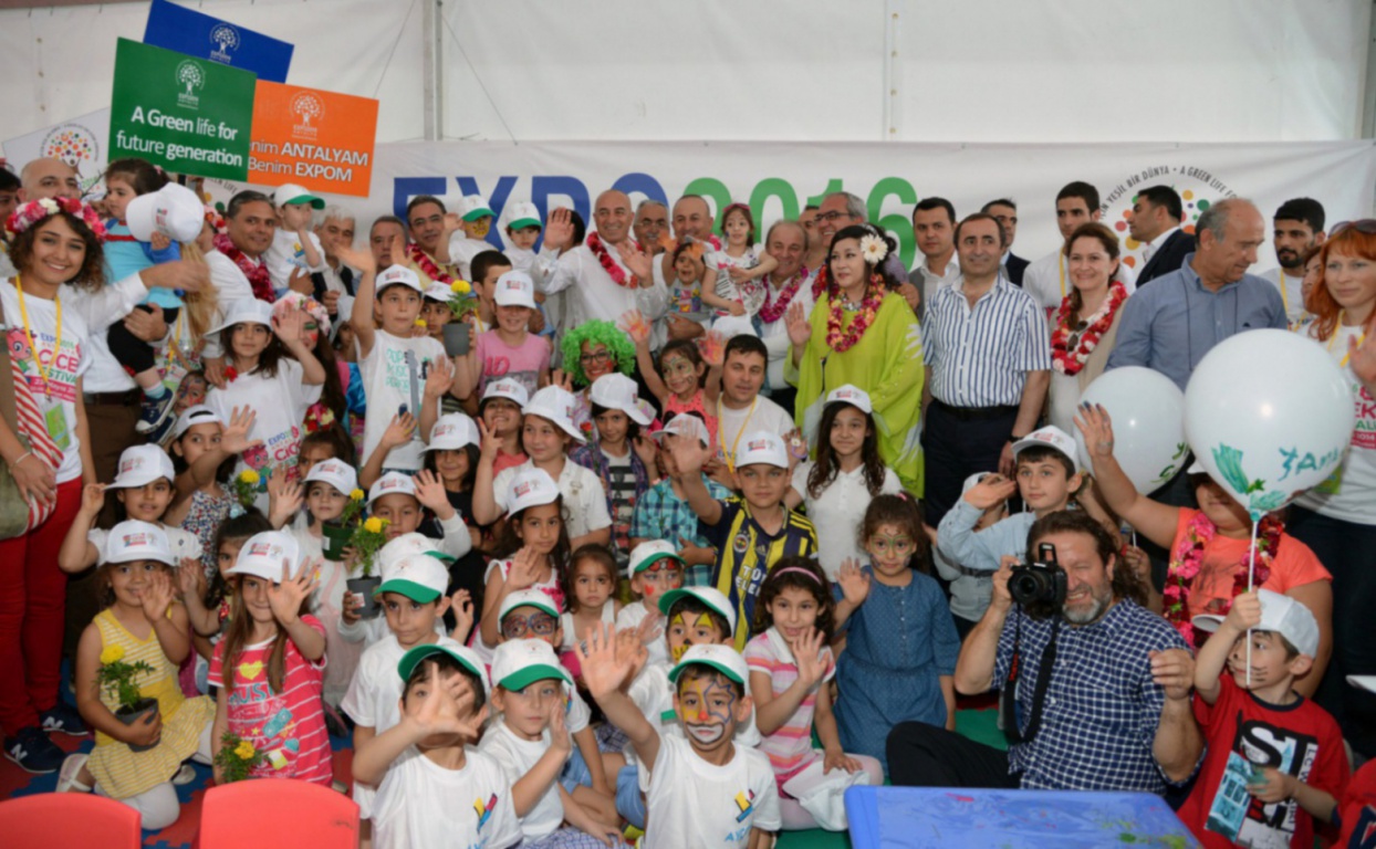 ANTALYA`DAN ÇİÇEK FESTİVALİ GEÇTİ