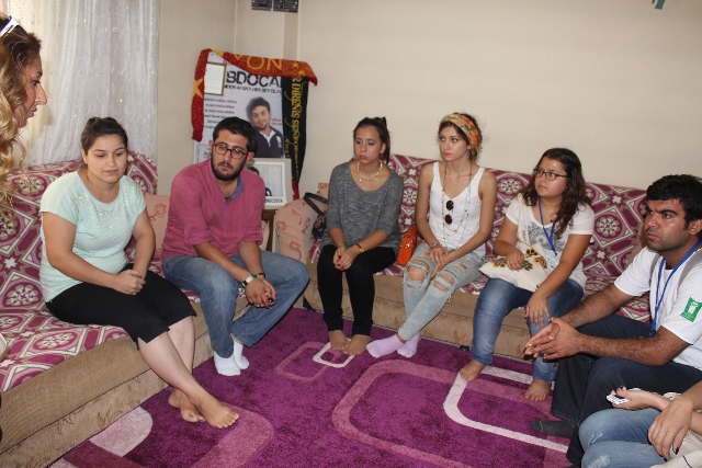 PMOGENÇ ÜYELERİ GEZİ DİRENİŞİNDE HAYATINI KAYBEDENLERİ UNUTMADI