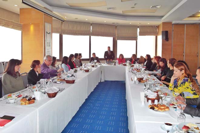 17 MART 2015 TARİHİNDE İZMİR BÜYÜKŞEHİR BELEDİYESİ İLE İLÇE BELEDİYELERİMİZDE YÖNETİCİLİK YAPAN MESLEKTAŞLARIMIZLA BİR ARAYA GELDİK.