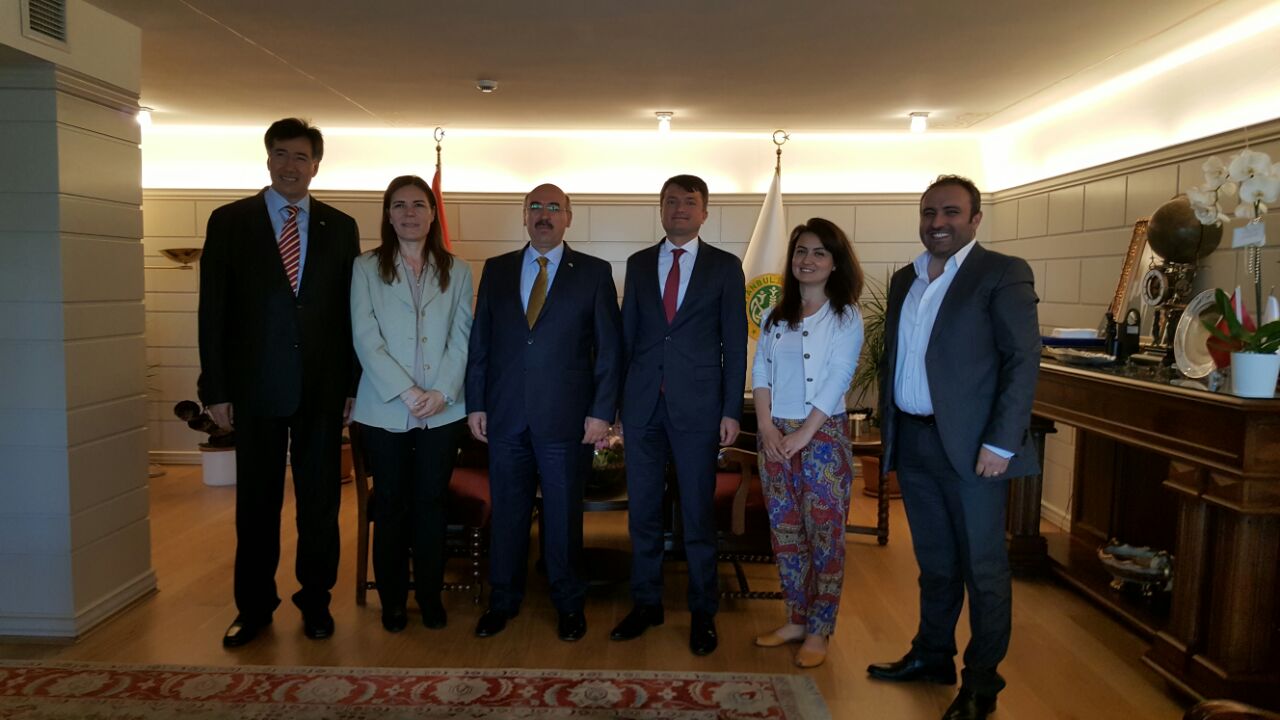 T.C. İSTANBUL ÜNİVERSİTESİ REKTÖRÜ SN. MAHMUT AK 11 MAYIS 2015 TARİHİNDE MAKAMINDA ZİYARET EDİLDİ.