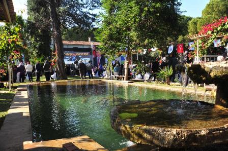 "DOKUMA`YI HALKA AÇIYORUZ "
ÇALIŞMA GRUBUNDA TMMOB PEYZAJ MİMARLARI ODASI ANTALYA ŞUBE OLARAK YER ALDIĞIMIZ PROJEDE DOKUMA HALK İÇİN KAPILARINI HALKA AÇTI.
