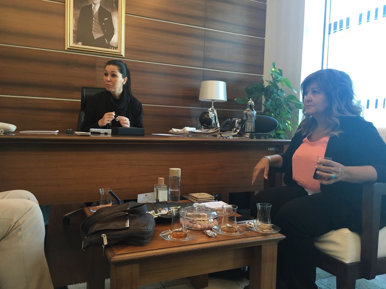 AK PARTİ YEREL YÖNETİMLERDEN SORUMLU GENEL BAŞKAN YARDIMCISI EROL KAYA VE ÇEVRE, ŞEHİR VE KÜLTÜRDEN SORUMLU GENEL BAŞKAN YARDIMCISI ÇİĞDEM KARAASLAN İLE GÖRÜŞÜLDÜ.