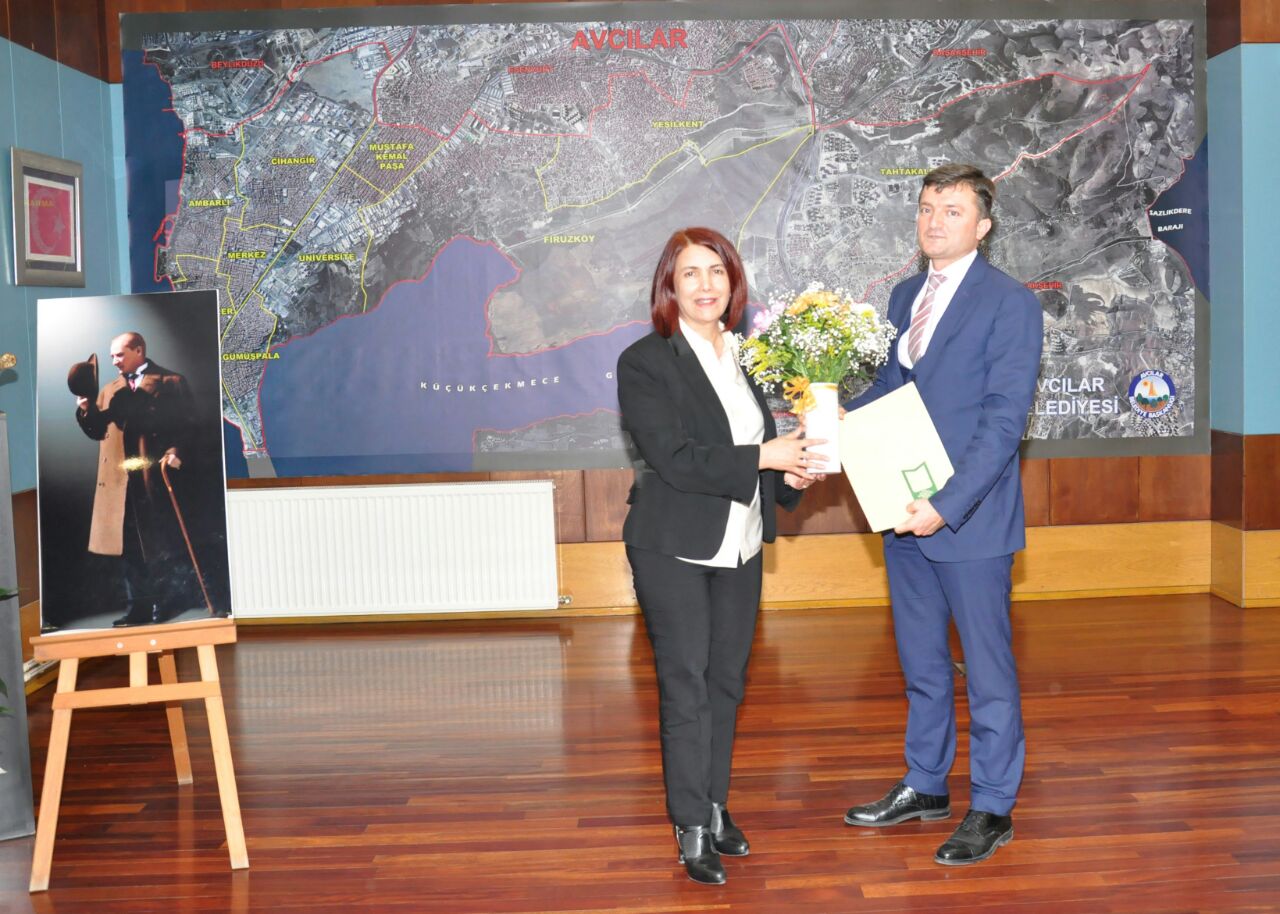 T.C. AVCILAR BELEDİYE BAŞKANI SN. HANDAN TOPRAK BENLİ 11 KASIM 2016 TARİHİNDE MAKAMINDA ZİYARET EDİLDİ