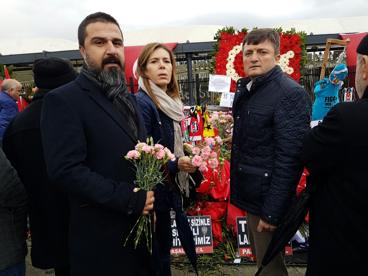 TERÖRÜ LANETLİYORUZ!