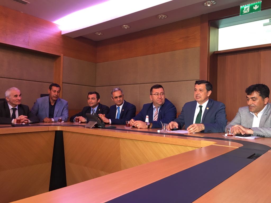 MECLİS`TE ZEYTİNLİKLER, KIYILAR VE MERALAR YASASIYLA İLGİLİ ORTAK BASIN AÇIKLAMASI YAPILDI