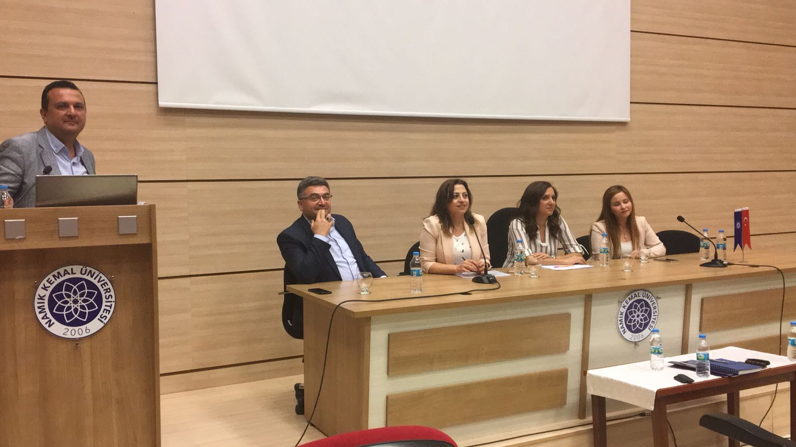 TASARIMDAN UYGULAMAYA PEYZAJ MİMARLIĞI SÖYLEŞİSİ NAMIK KEMAL ÜNİVERSİTESİNDE 26 NİSAN 2018 TARİHİNDE GERÇEKLEŞTİRİLDİ.