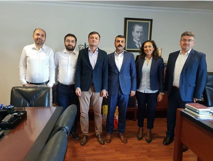 T.C. İSTANBUL BÜYÜKŞEHİR BELEDİYESİ İMAR MÜDÜRÜ SN. YUNUS EMRE KÜÇÜK MAKAMINDA ZİYARET EDİLDİ. 