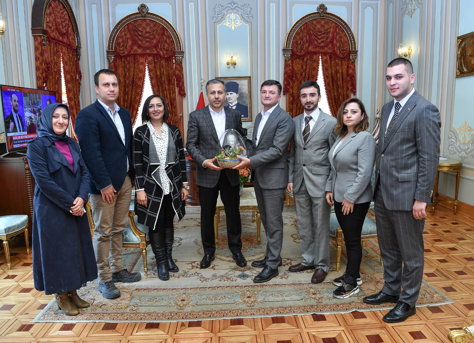 T.C. İSTANBUL VALİSİ SN. ALİ YERLİKAYA İLE 11 NİSAN 2019 TARİHİNDE MAKAMINDA ZİYARET EDİLDİ.