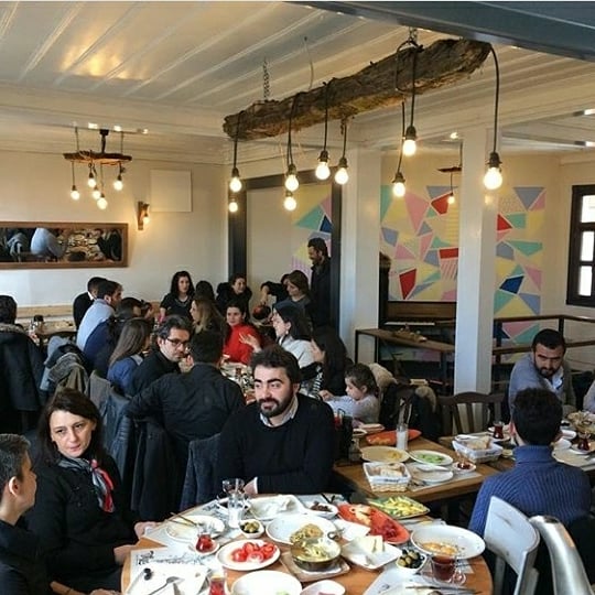 ŞUBEMİZCE DÜZENLENEN KAHVALTI ORGANİZAZYONUNDA ÜYELERİMİZLE BİRARAYA GELDİK