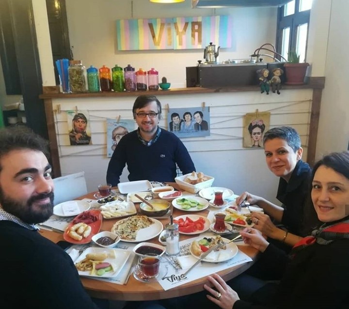 ŞUBEMİZCE DÜZENLENEN KAHVALTI ORGANİZAZYONUNDA ÜYELERİMİZLE BİRARAYA GELDİK