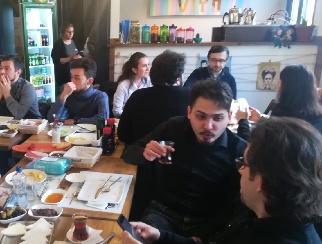 ŞUBEMİZCE DÜZENLENEN KAHVALTI ORGANİZAZYONUNDA ÜYELERİMİZLE BİRARAYA GELDİK