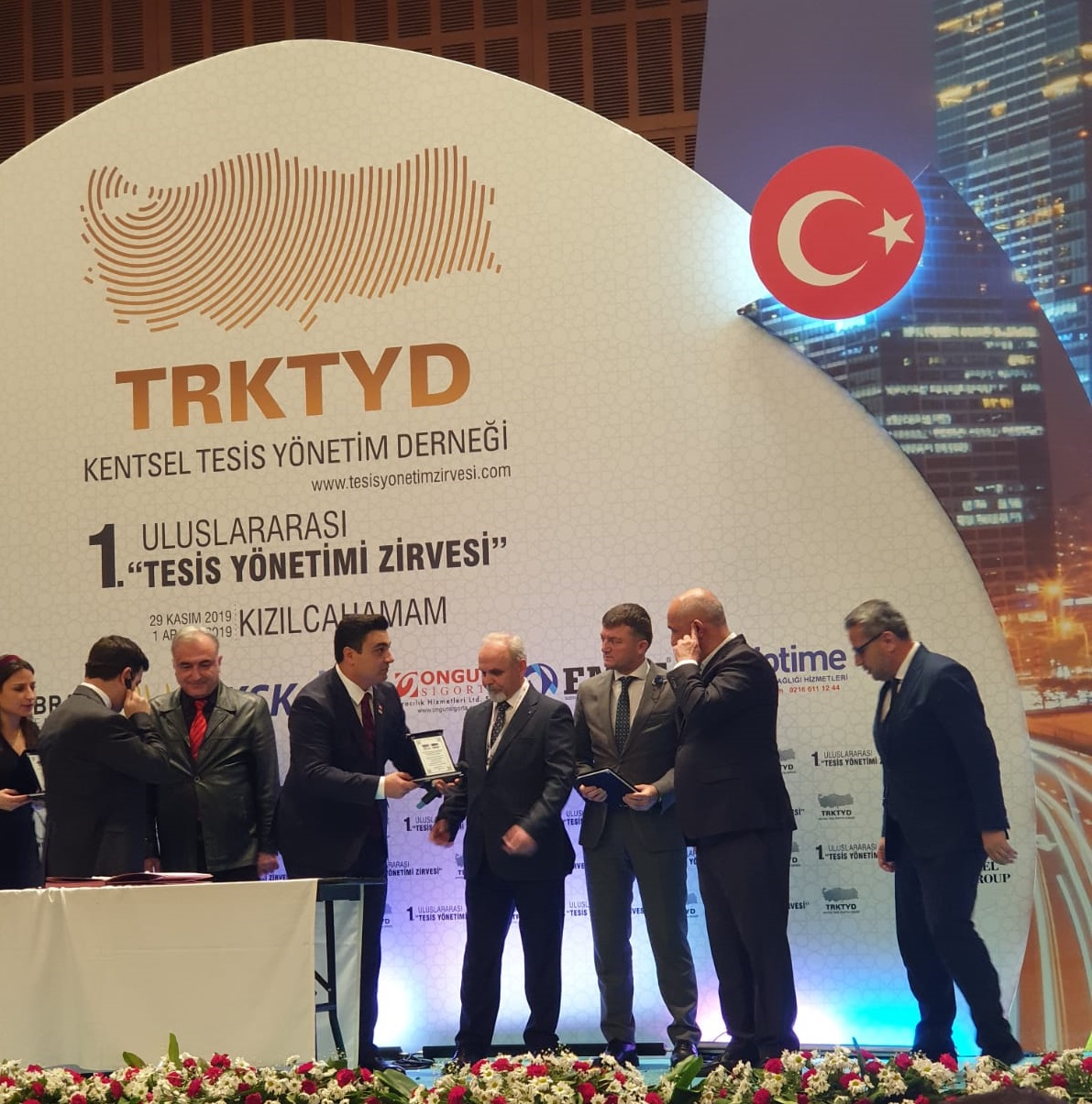 ULUSLARARASI TESİS YÖNETİM ZİRVESİ`NDE İŞBİRLİĞİ PROTOKOLÜ İMZALANDI