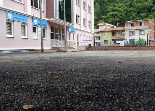 RÖPORTAJ: OKUL BAHÇELERİNDEKİ ASFALT RİSKİ