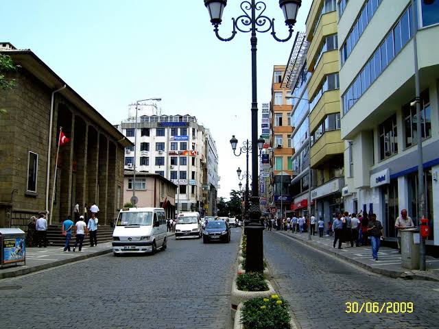 KENTSEL KİMLİK VE KENTSEL MEKAN İLİŞKİSİNDE KAHRAMANMARAŞ CADDESİ...