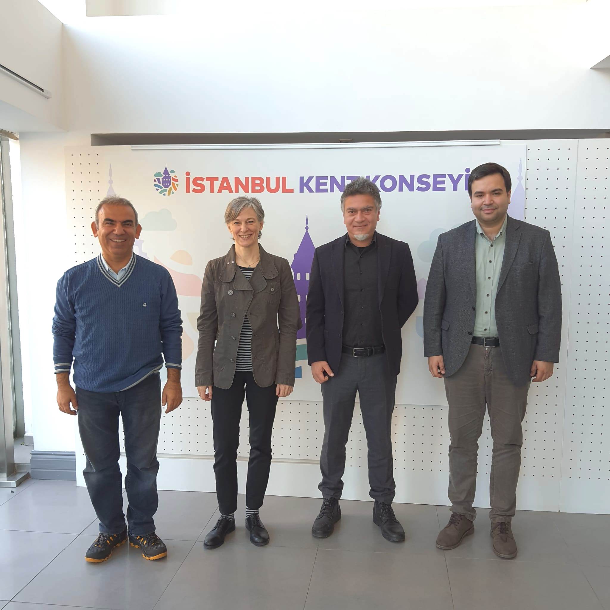 İSTANBUL KENT KONSEYİ BAŞKANI TÜLİN HADİ İLE KENTİMİZİN GELECEĞİ VE PEYZAJ MİMARLIĞI MESLEĞİNİN KENTE KATKILARI KONUSUNDA GÖRÜŞTÜK. 