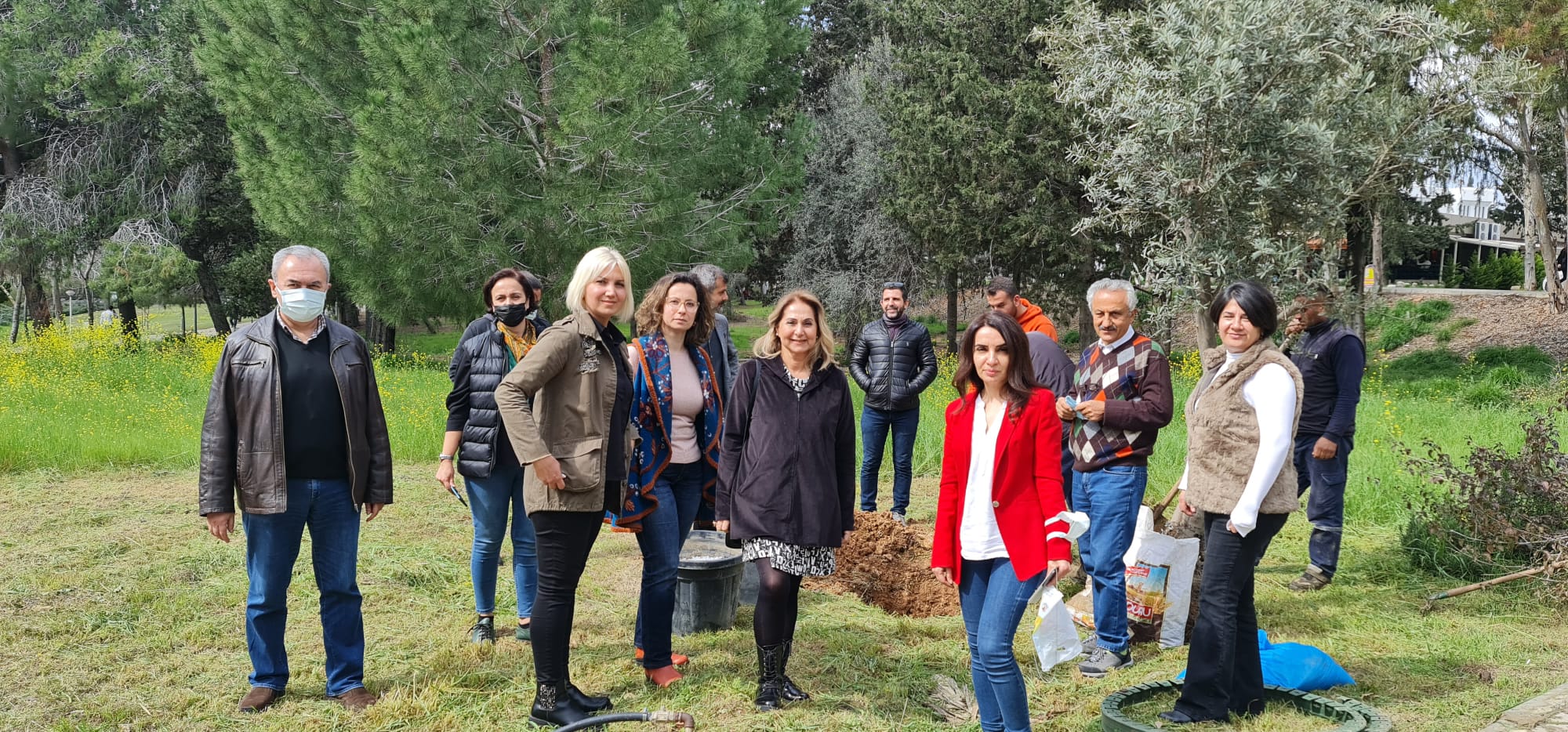 8 MART DÜNYA KADINLAR GÜNÜ ANISINA ZEYTİN AĞACI DİKİM ETKİNLİĞİ GERÇEKLEŞTİRİLDİ