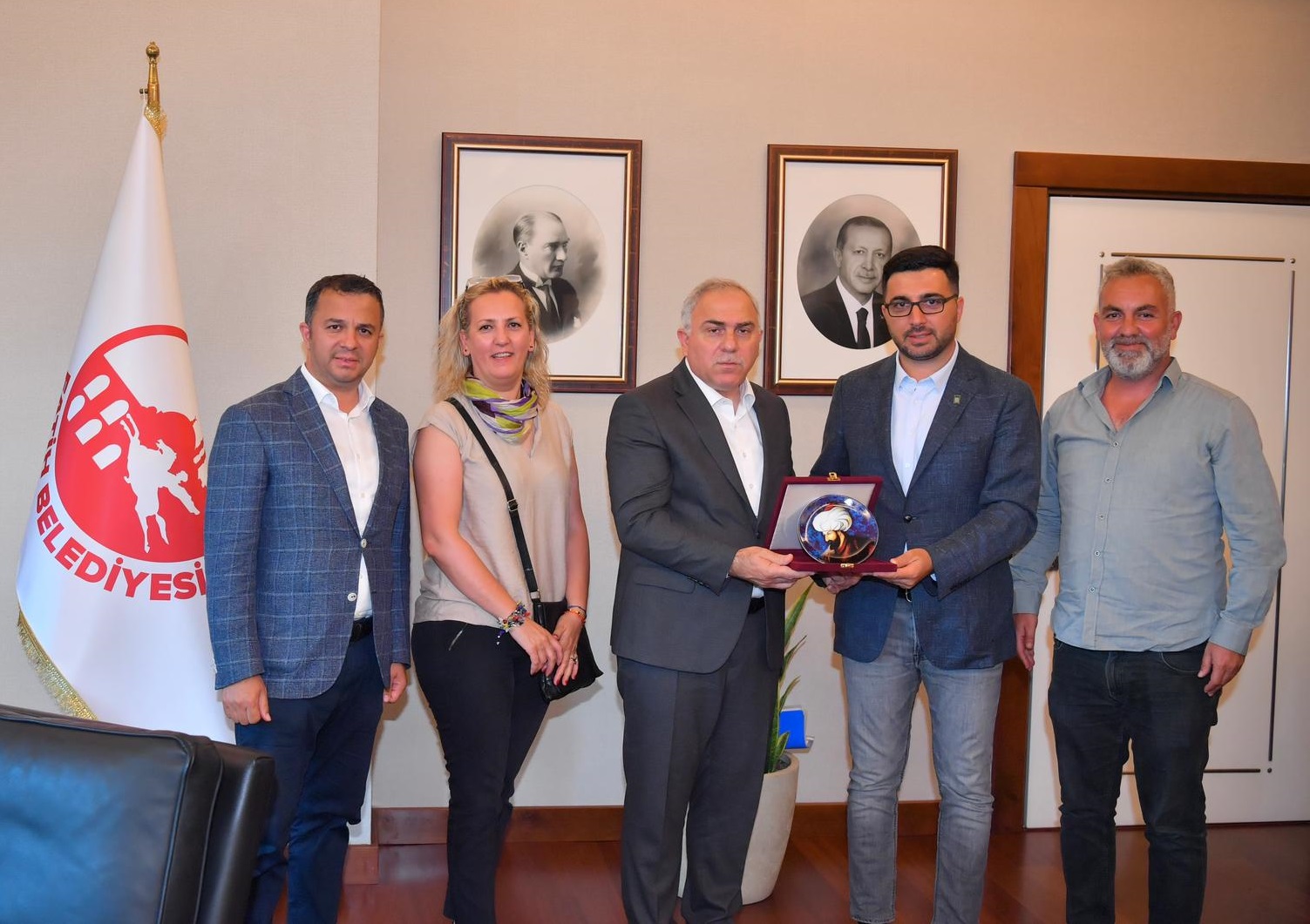 T.C. FATİH BELEDİYE BAŞKANI SN. MEHMET ERGÜN TURAN MAKAMINDA ZİYARET EDİLDİ 