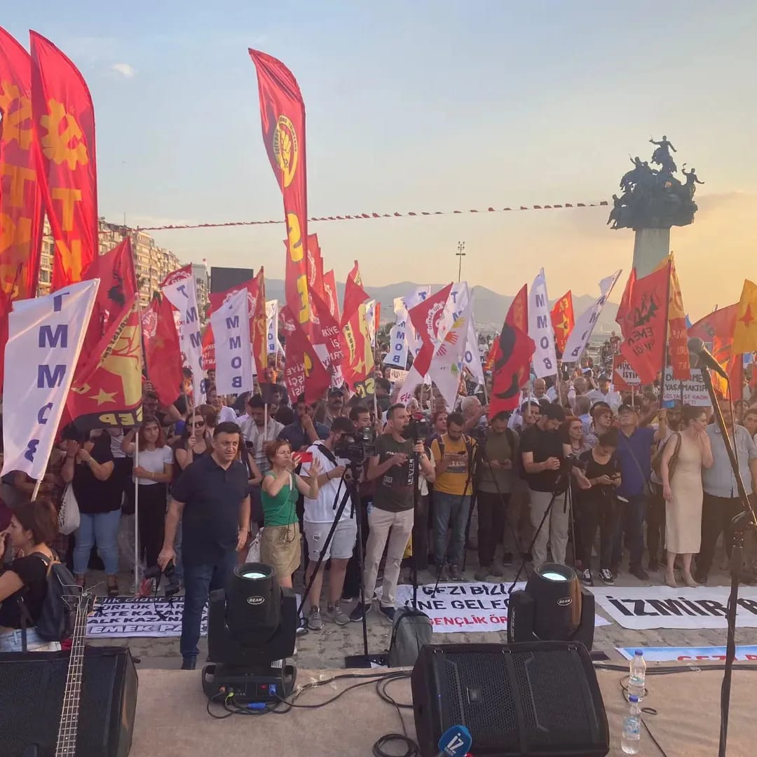 GEZİ 9 YAŞINDA | GEZİNİN 9. YILIN ADINA GERÇEKLEŞTİRİLEN ETKİNLİKTE İZMİR ADALET NÖBETİ ALANINDA BULUŞULDU.