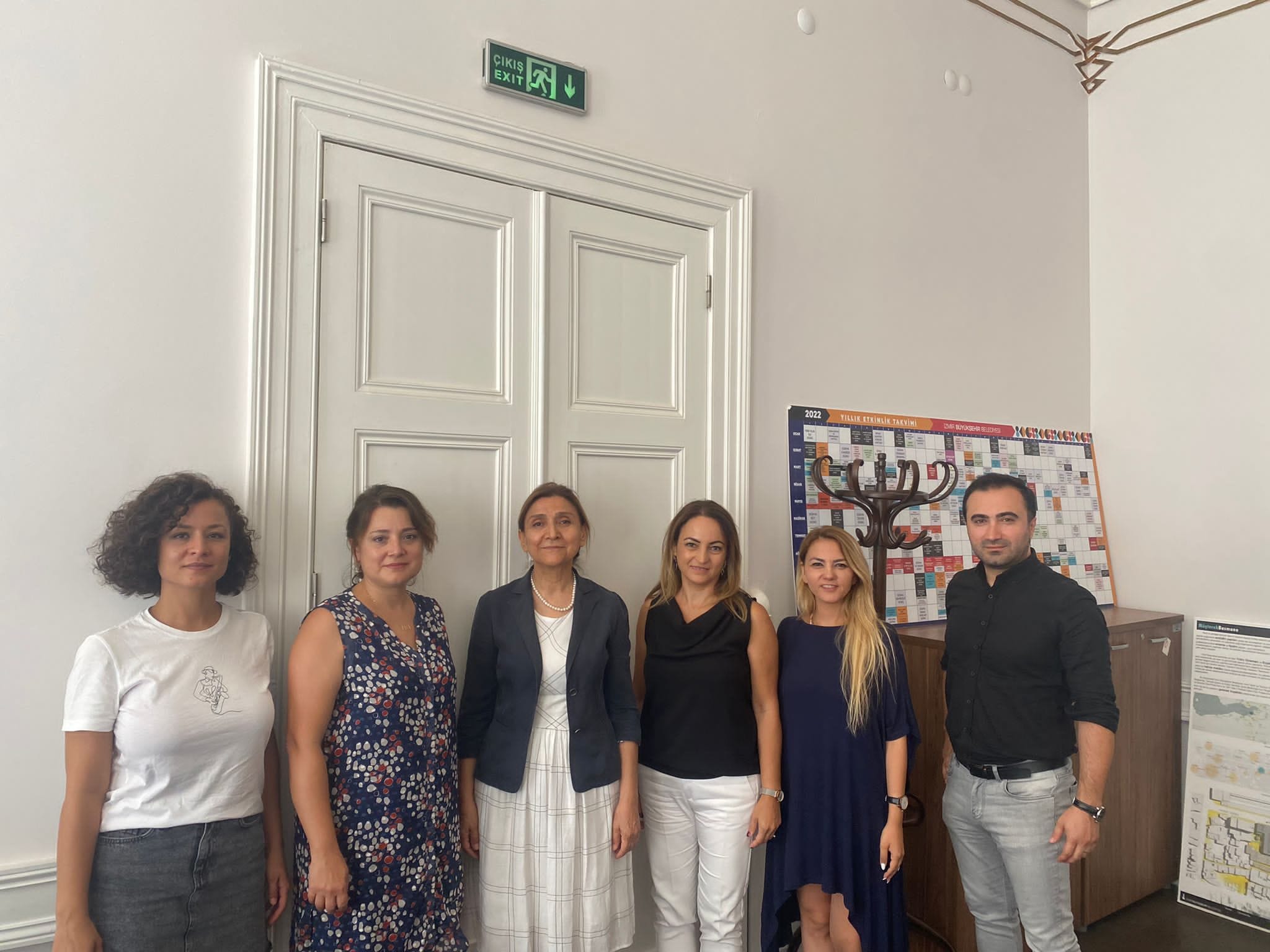 ZİYARET | İZMİR BÜYÜKŞEHİR BELEDİYESİ KENT TARİHİ VE TANITIM DAİRESİ BAŞKANI MEHRİBAN YANIK`A ZİYARET GERÇEKLEŞTİRİLDİ