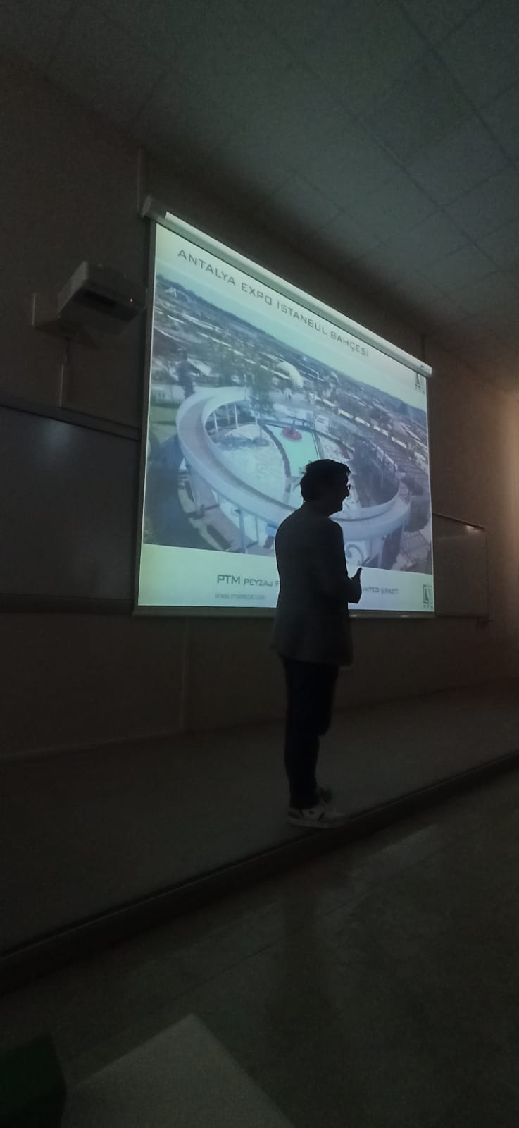 PEYZAJ MİMARLIĞINA GİRİŞ SEMİNERLERİ BAŞARIYLA TAMAMLANDI.