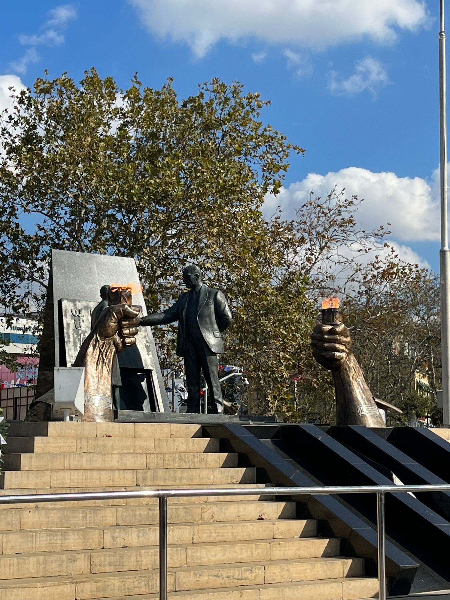 29 EKİM CUMHURİYET BAYRAMI KUTLAMASI VE ÇELENK SUNMA TÖRENİNE KATILIM SAĞLADIK.