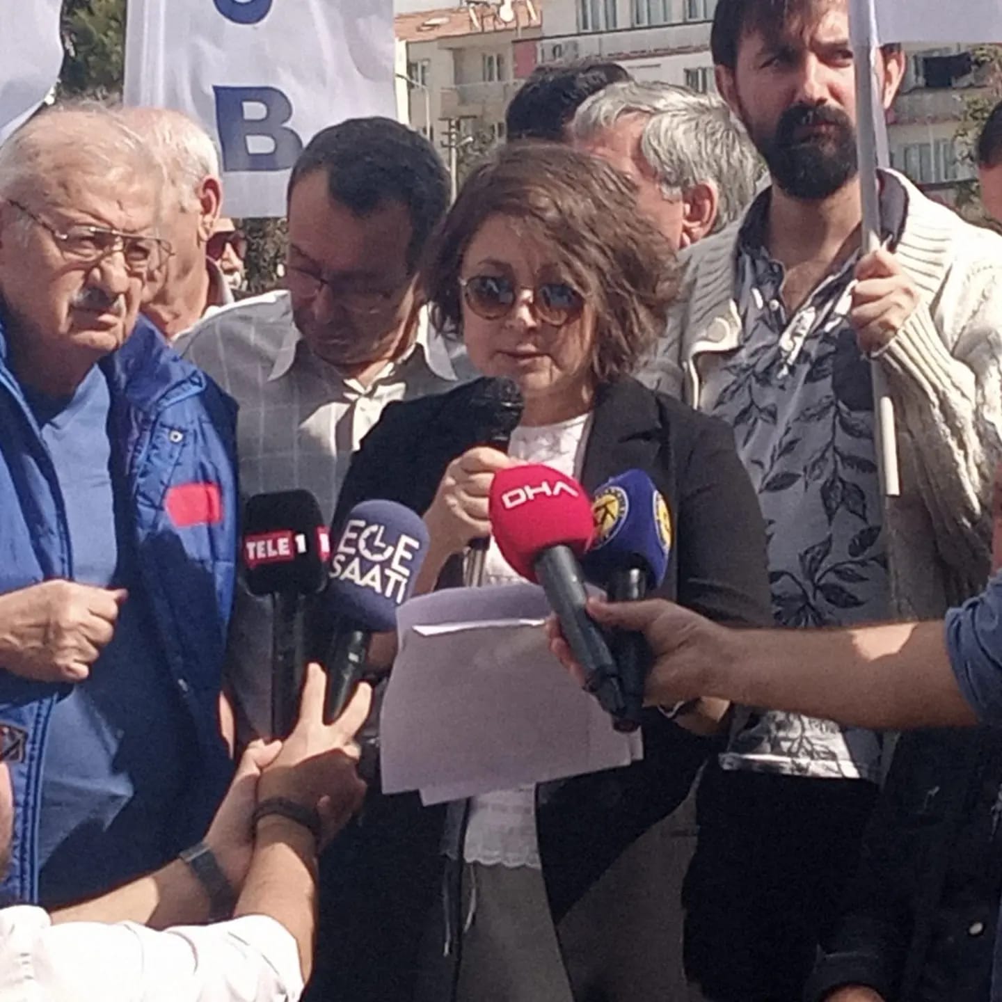 BASIN AÇIKLAMASI | TMMOB İZMİR İL KOORDİNASYON KURULU TARAFINDAN ESKİ BUCA CEZAEVİ ALANINI YENİDEN YAPILAŞMAYA AÇAN PLAN DEĞİŞİKLİKLERİNE İLİŞKİN ALANDA BASIN AÇIKLAMASI GERÇEKLEŞTİRİLDİ