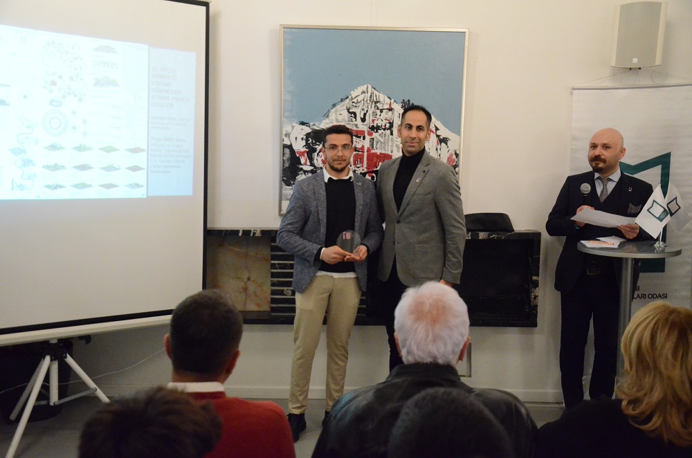 ÖDÜL TÖRENİ VE YILBAŞI KOKTEYLİNDE ÜYLERİMİZ İLE BİR ARAYA GELDİK