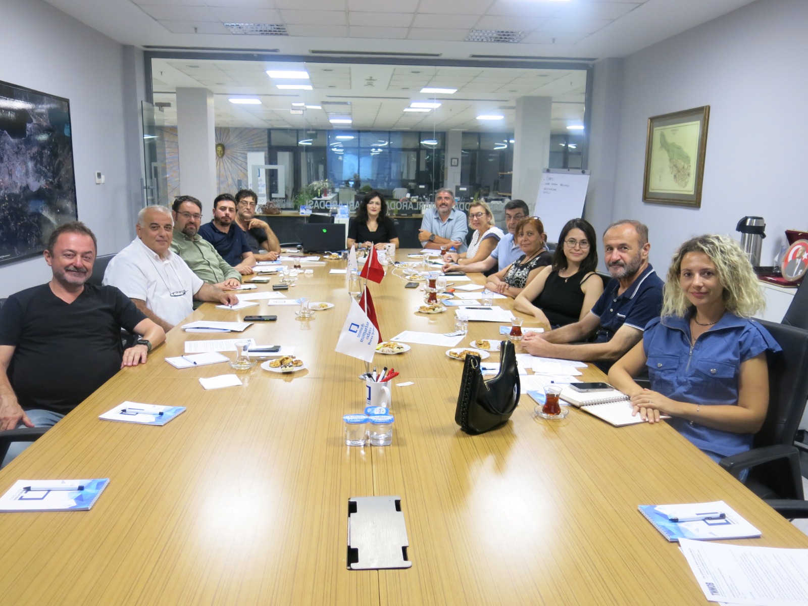 BİLEŞENİ OLDUĞUMUZ TMMOB BURSA İL KOORDİNASYON KURULU EYLÜL AYI OLAĞAN TOPLANTISI, MİMARLAR ODASI BURSA ŞUBESİ`NİN EV SAHİPLİĞİNDE GERÇEKLEŞTİRİLDİ. 