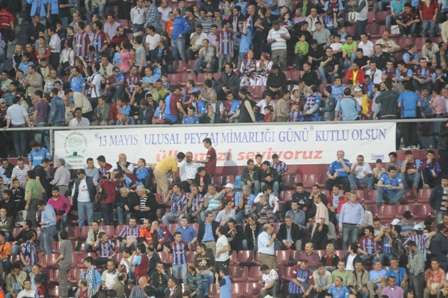 AVNİ AKER STADYUMU'NDA 13 MAYIS KUTLAMASI