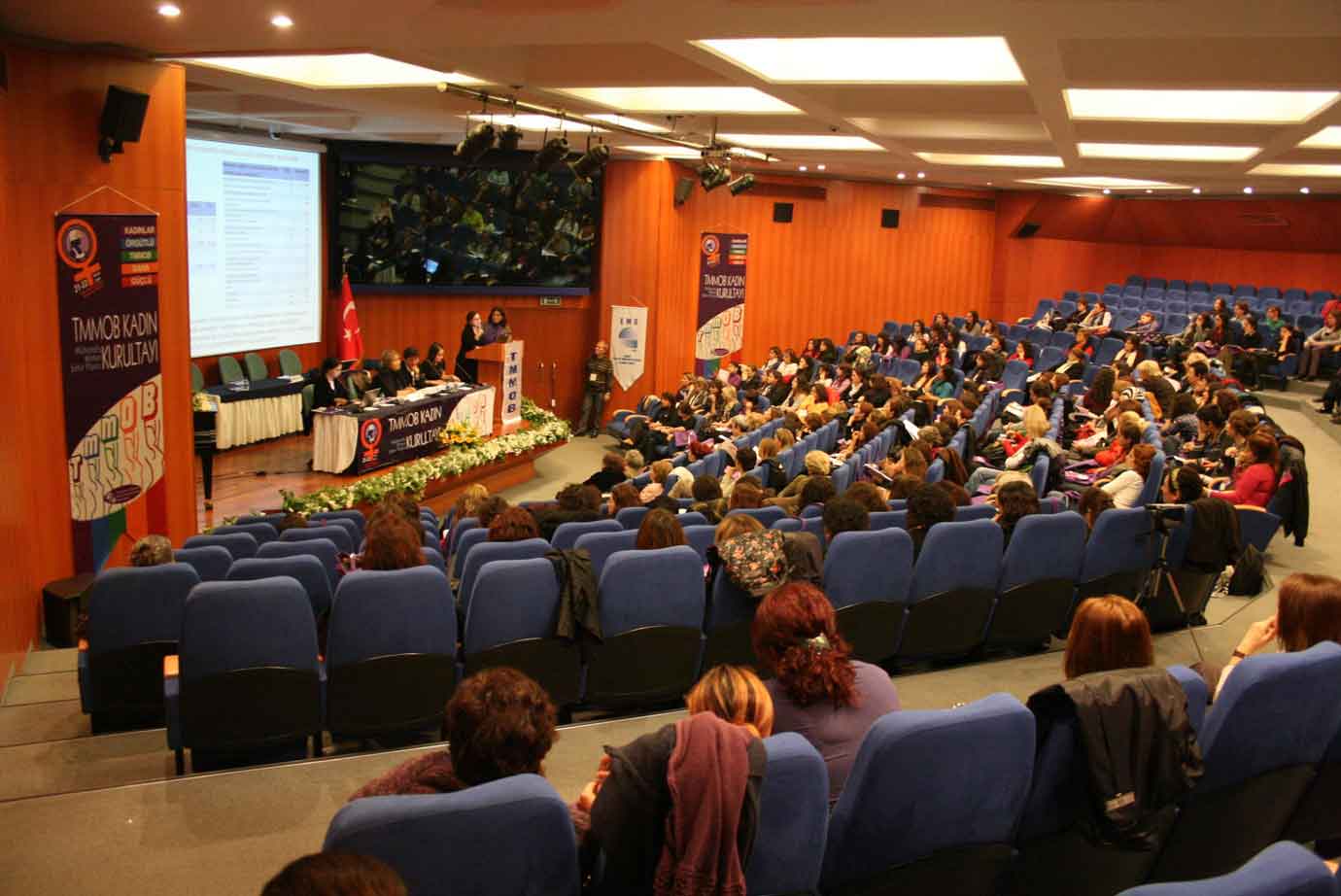 TMMOB KADIN MÜHENDİS, MİMAR VE ŞEHİR PLANCILARI KURULTAYI YAPILDI
