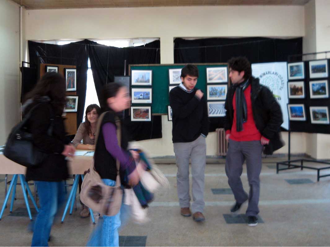 İSTANBUL ÜNİVERSİTESİ'NDE FOTOĞRAF SERGİSİ