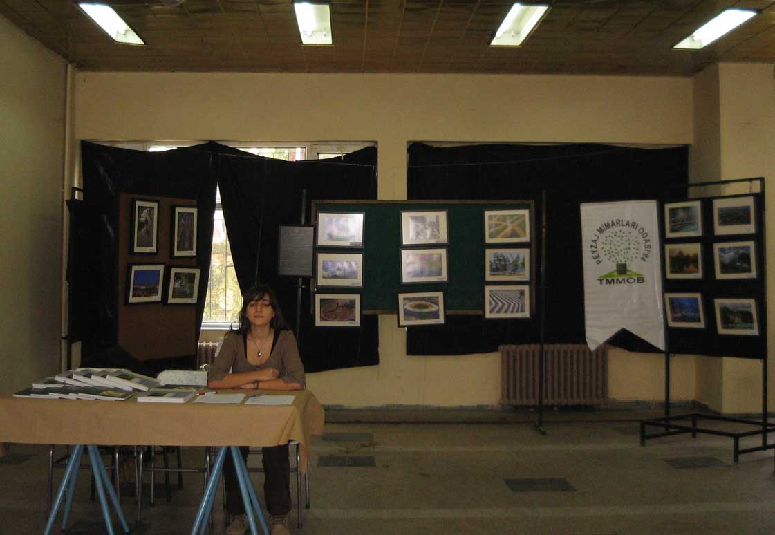 İSTANBUL ÜNİVERSİTESİ'NDE FOTOĞRAF SERGİSİ