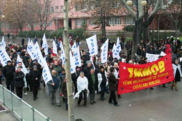 "EKMEK, BARIŞ, ÖZGÜRLÜK İÇİN DEMOKRASİ VE HAKLAR MİTİNGİ” NE KATILDIK