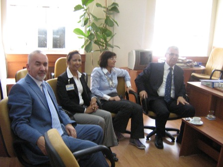 İZMİR VALİ YARDIMCISI İLE BİRLİKTE İDİK.