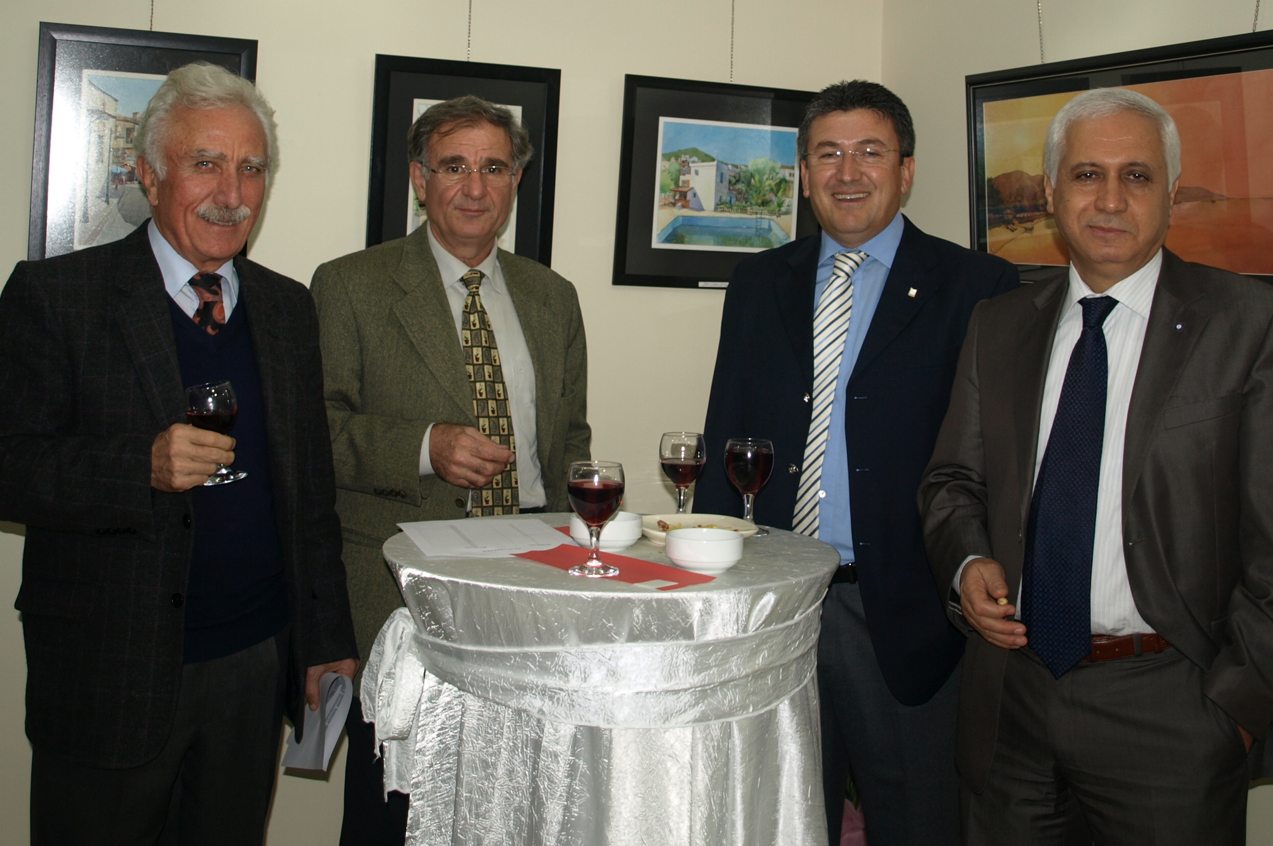 YENİ YIL KOKTEYLİ VE SERGİ AÇILIŞIMIZDA BİRLİKTEYDİK