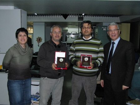 İZMİR KENTİ GELİŞİMİNE VE SORUNLARINA SAHİP ÇIKAN GAZETECİLER ŞUBEMİZDEN PLAKETLERİNİ ALDI