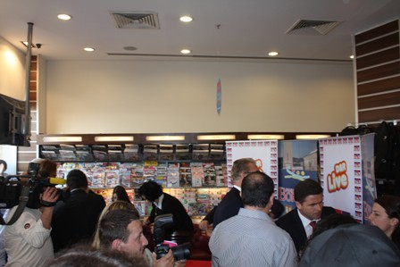 YILMAZ ÖZDİL VE UĞUR DÜNDAR`A TEŞEKKÜR PLAKETİ