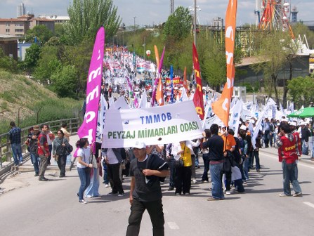 15 MAYIS`TA  ÇOŞKU İLE MEYDANLARDA BİRLİKTE İDİK

