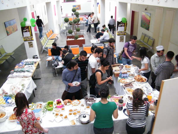 PMO GENÇ ÜYELERİ, ÖĞRENCİ KERMESİ'NDE BULUŞTU